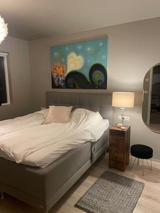 Beautiful Apartment Near Airport Njarthvik Eksteriør billede
